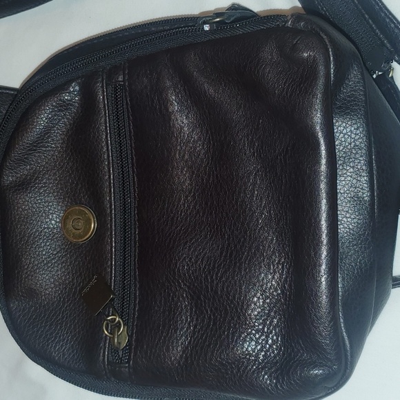 Leather ST JOHN'S BAY BACK PACK OR SLING STYLE. - Picture 10 of 12